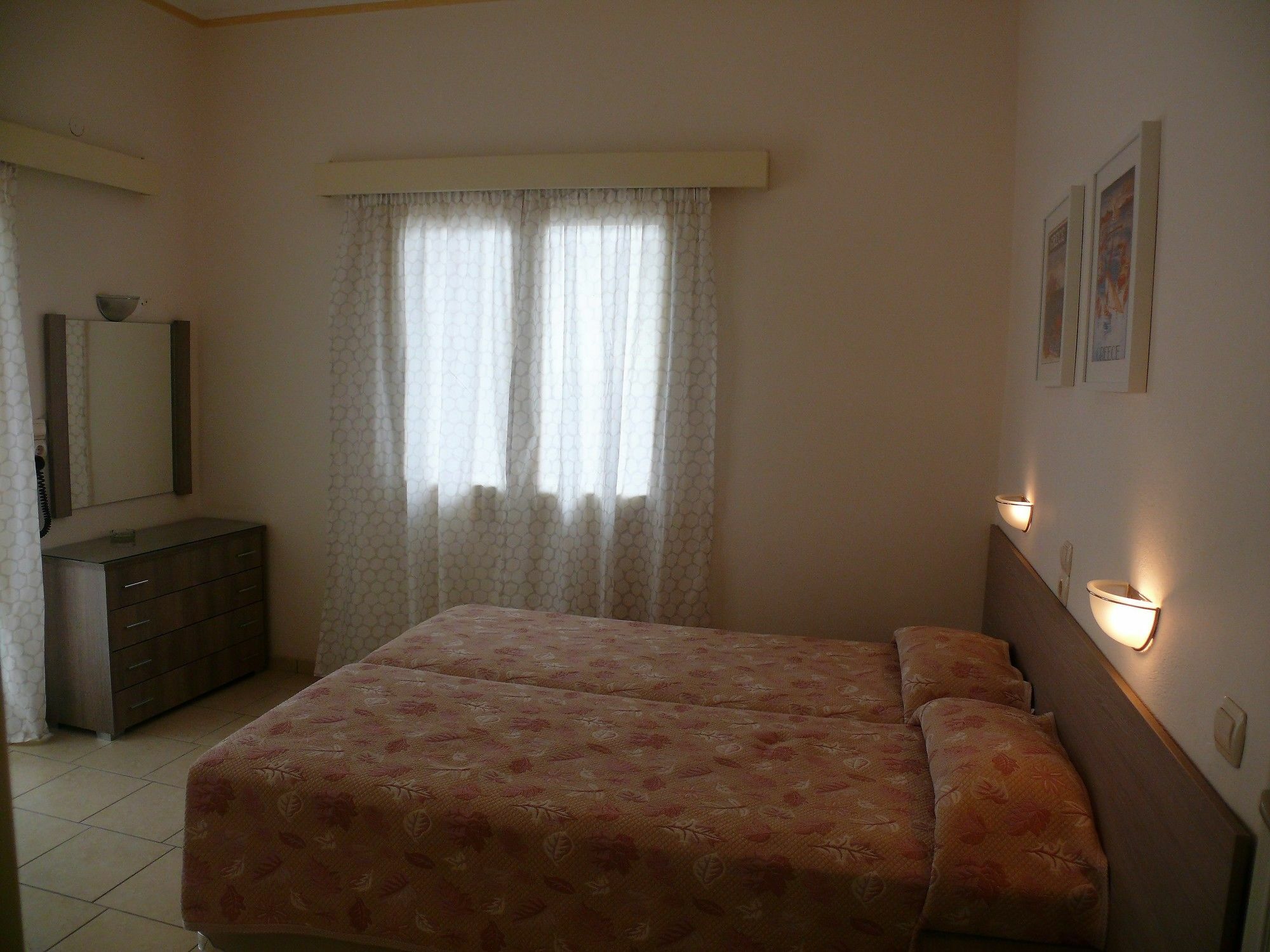 Hotel Karyatides Agia Marina  Exterior photo