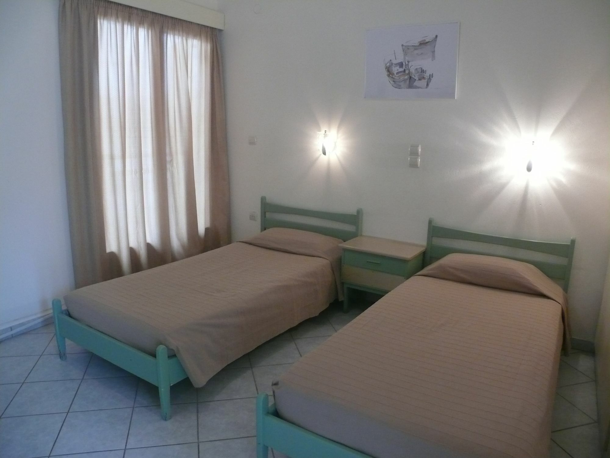 Hotel Karyatides Agia Marina  Exterior photo
